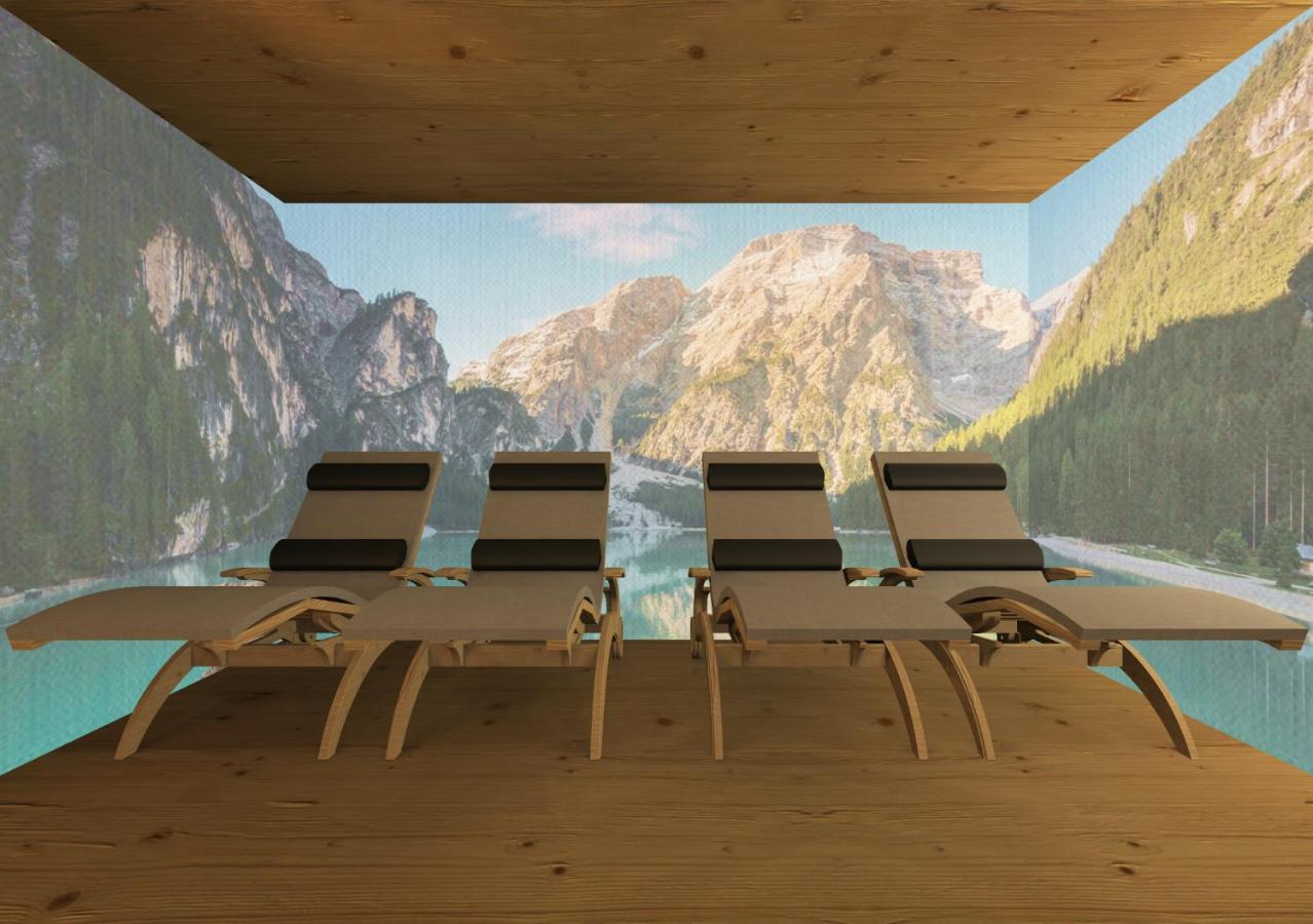 Waidacherhof Apartments Braies  Buitenkant foto